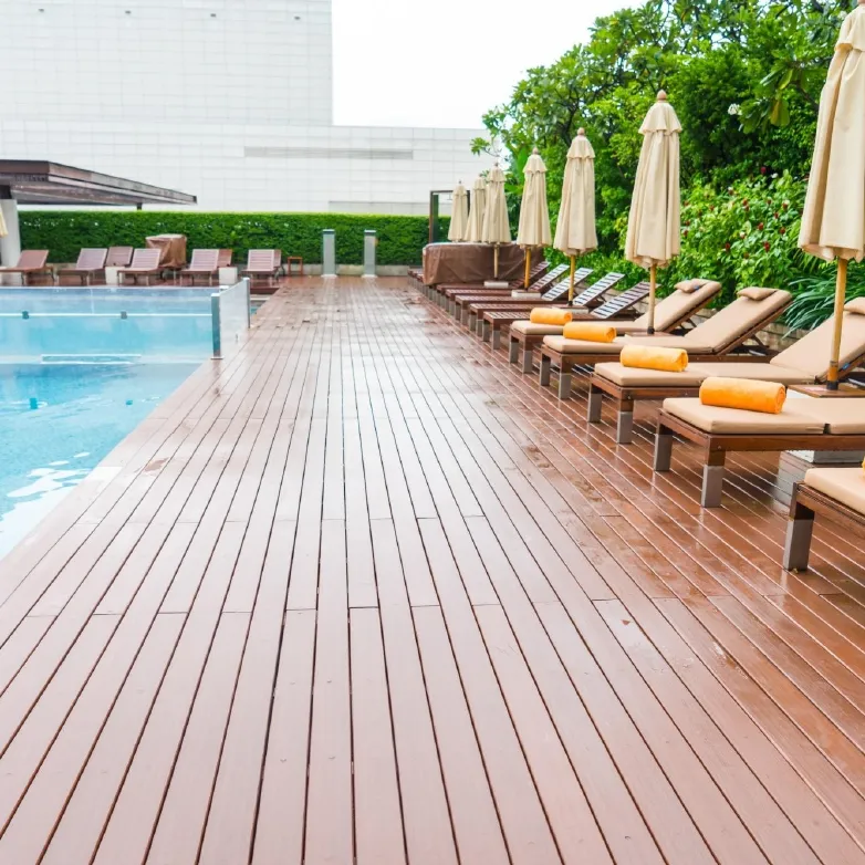 Deck y Accesorios