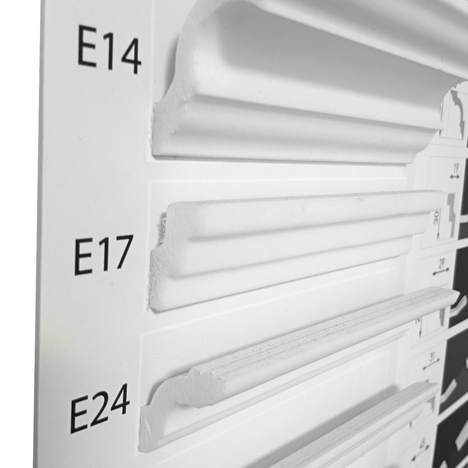 Caja Cornisa E17 170ud 30x19mm x 2mt XPS - Imagen 3