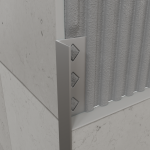 Esquinero de aluminio recto Terminal de 10mm. x 2.5mts. Se utiliza como esquinero para la protección o decoración de las esquinas de los porcelanatos, cerámicas o planchas. Es ideal para darle un acabado perfecto al revestimiento de las obras constructivas.
